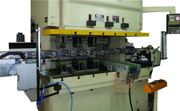 單機(jī)多工位機(jī)械手可以實(shí)現(xiàn)沖壓自動(dòng)化那些功能?