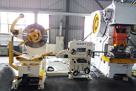 復(fù)工復(fù)產(chǎn)，山東客戶訂購多臺(tái)三合一送料機(jī)