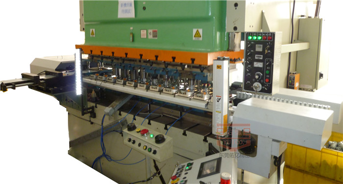 沖床二次元機械手自動化沖壓生產線有什么特點？